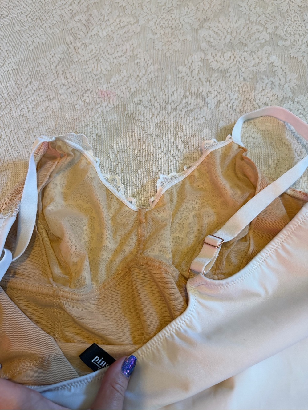 Pinsy sculpting lace shapewear bodysuit - Picture 12 of 13